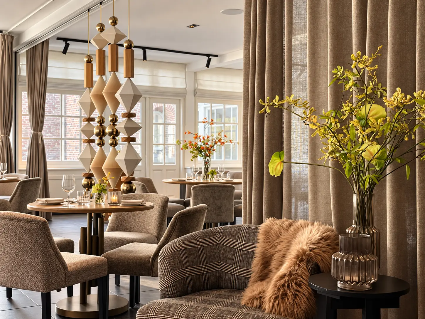 BigBeads strands behind a lounge corner at Restaurant Ovum